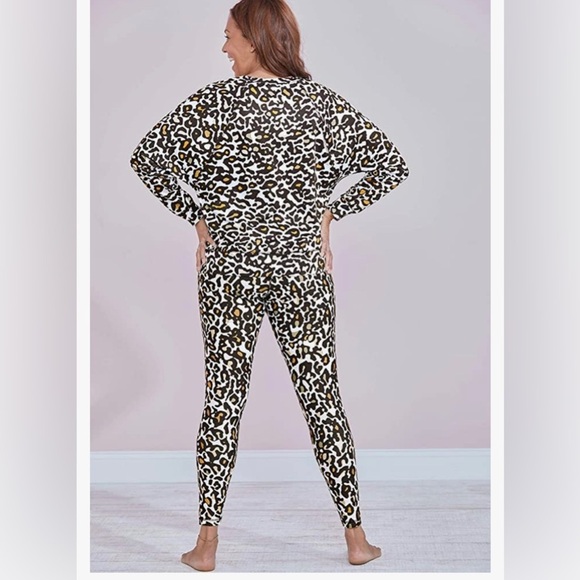 Swimsuits For All Animal Print Caroline set: Sweater with Leggings Size 14-16 - Picture 2 of 7